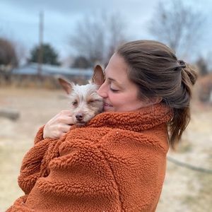 Meet your Posher, Holly